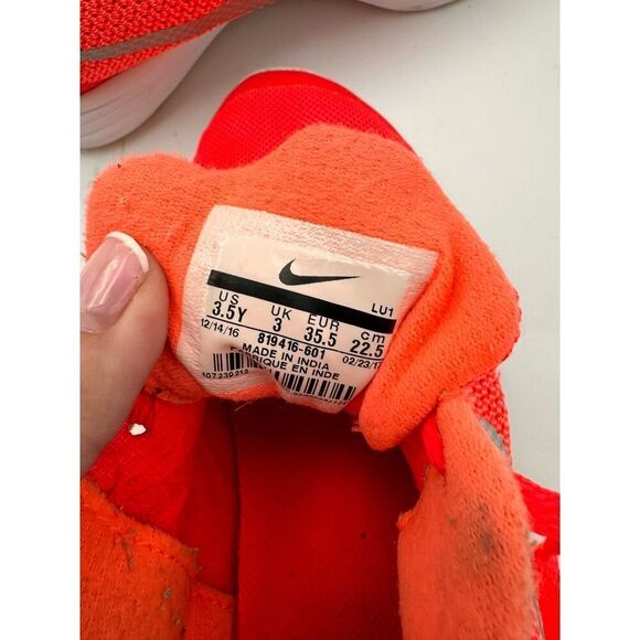 Nike Unisex Size 3.5 Fexible Sole Revolution 3 Athletic Running Shoes Orange - Picture 5 of 5